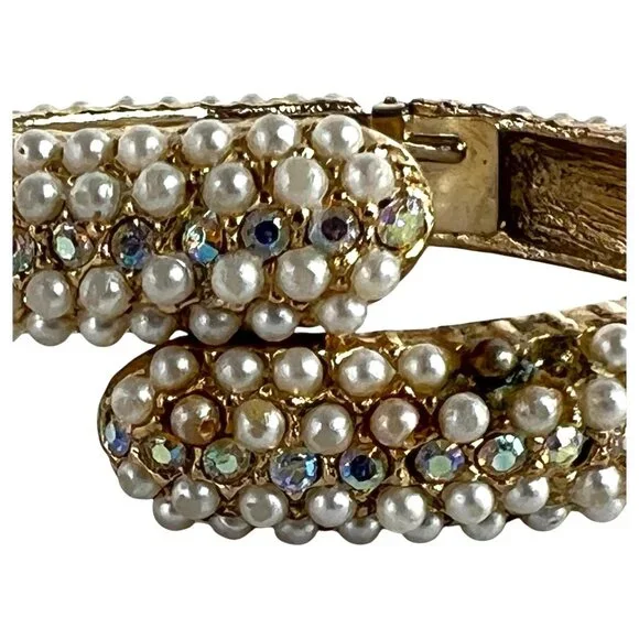 Vintage Faux Pearl And Rhinestone Hinged Bracelet Gold Tone Cuff Wrap Clamper - Picture 3 of 10